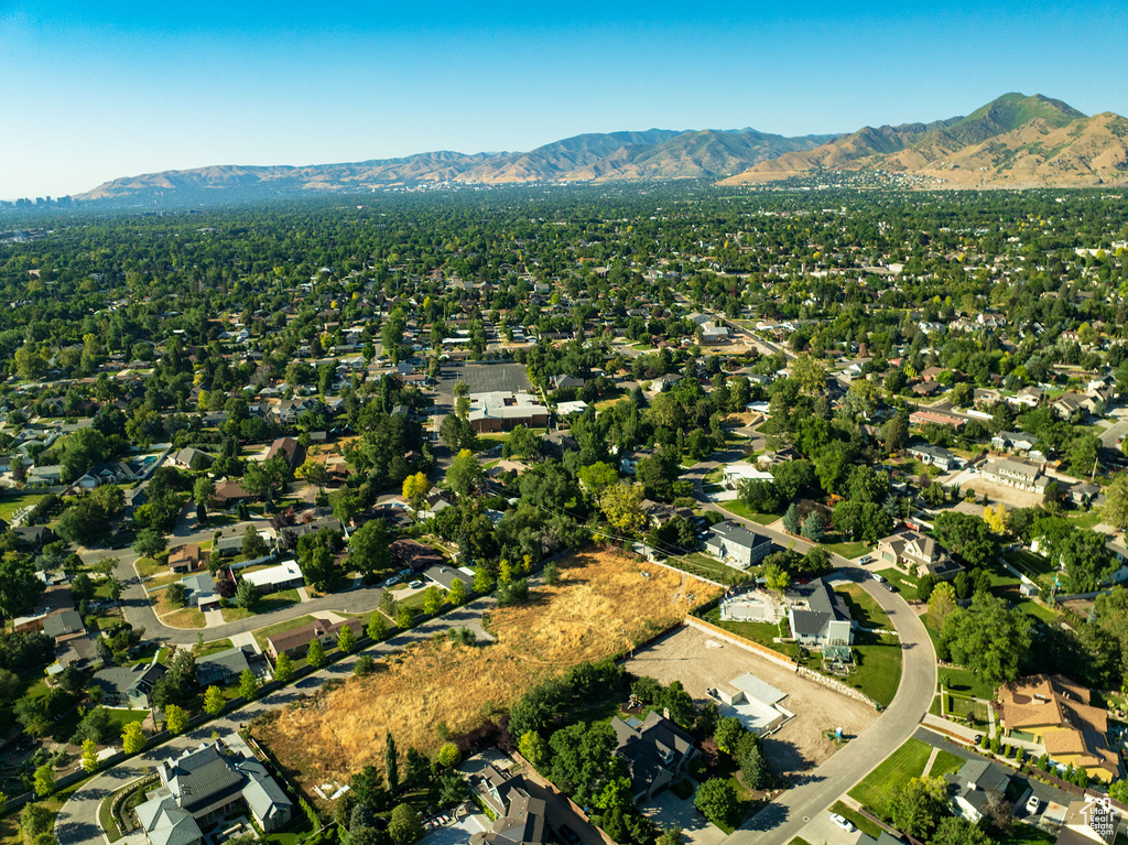 1922 E OLYMPUS LN Holladay, UT 84124