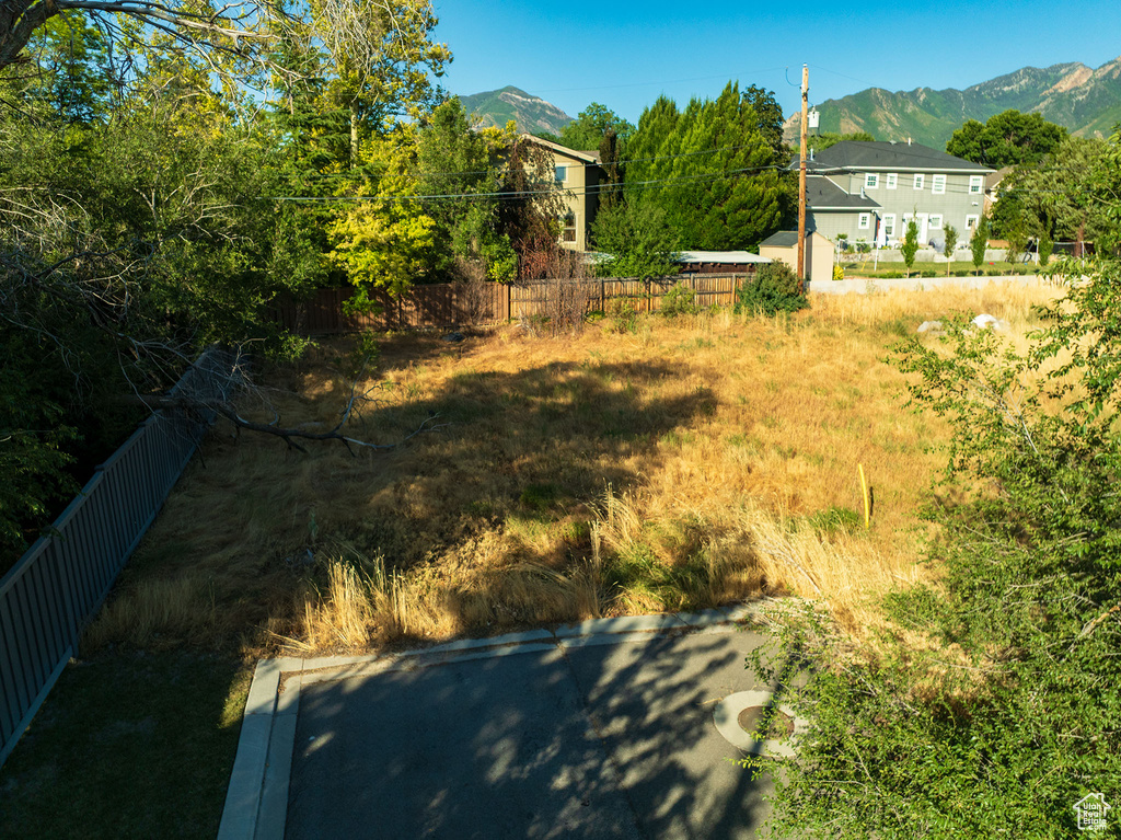 1922 E OLYMPUS LN Holladay, UT 84124