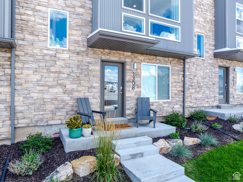 1308 VILLAGE GREEN TRL Park City, UT 84098