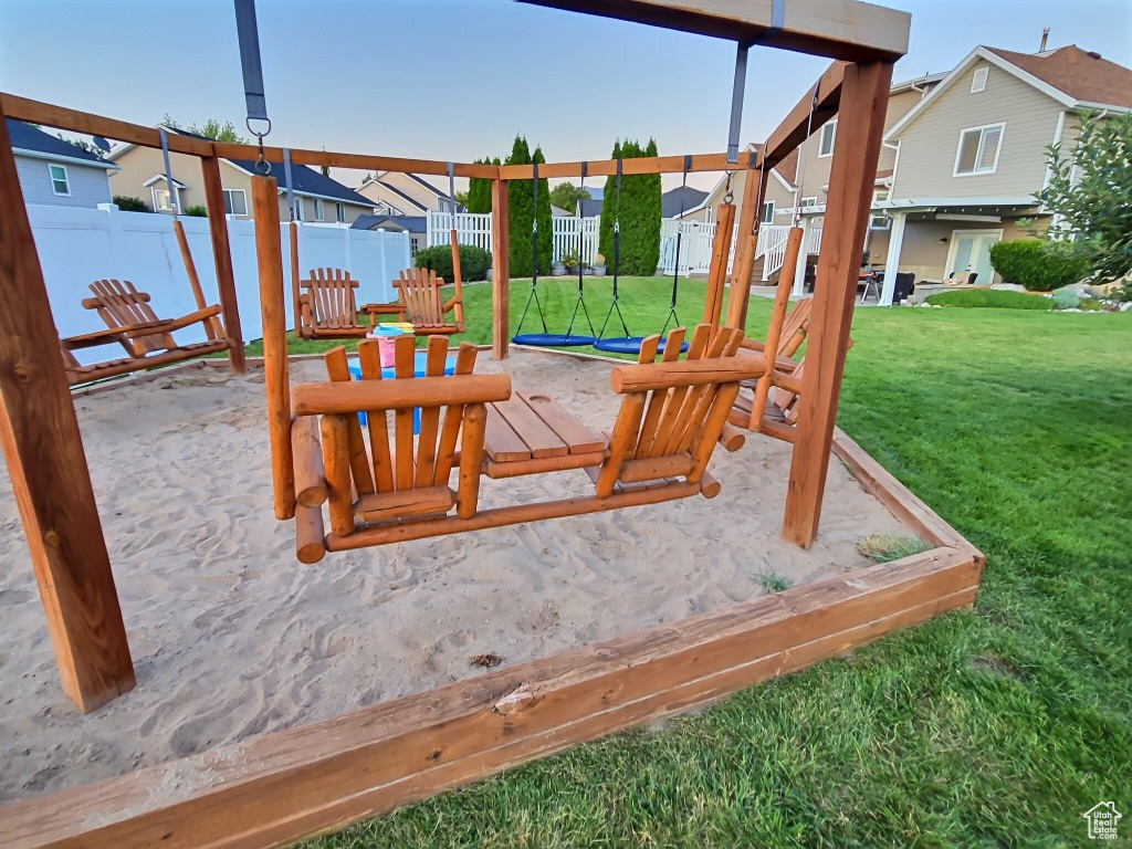 1466 EARL CIR Syracuse, UT 84075