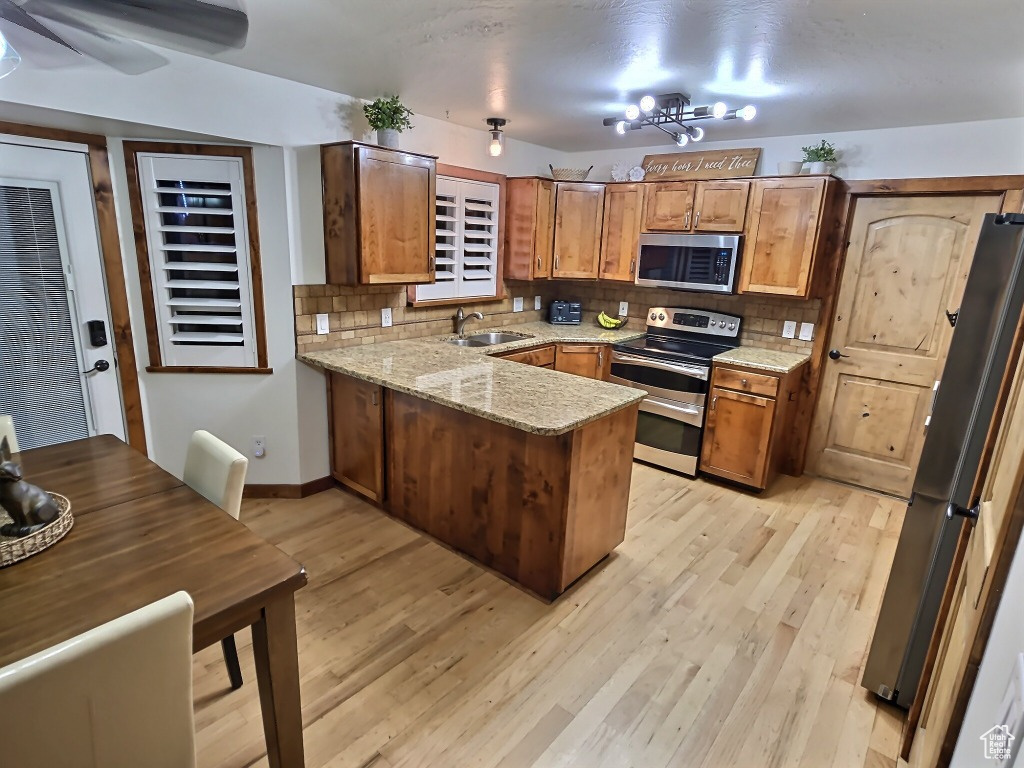 1466 EARL CIR Syracuse, UT 84075