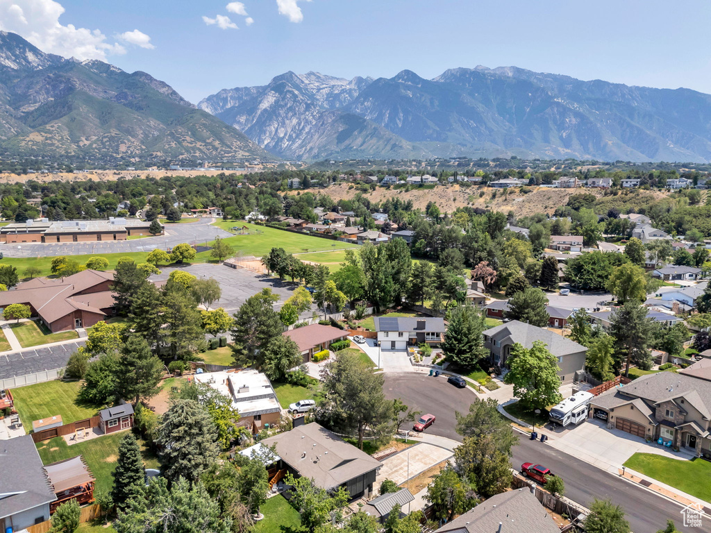 2325 E TREASURE MOUNTAIN CIR Sandy, UT 84093