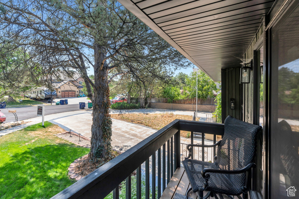 2325 E TREASURE MOUNTAIN CIR Sandy, UT 84093