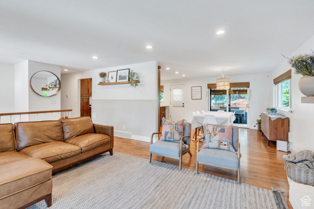 2325 E TREASURE MOUNTAIN CIR Sandy, UT 84093