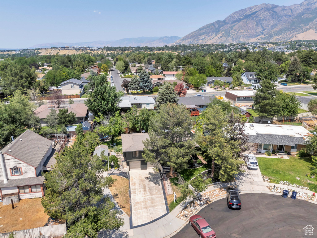 2325 E TREASURE MOUNTAIN CIR Sandy, UT 84093
