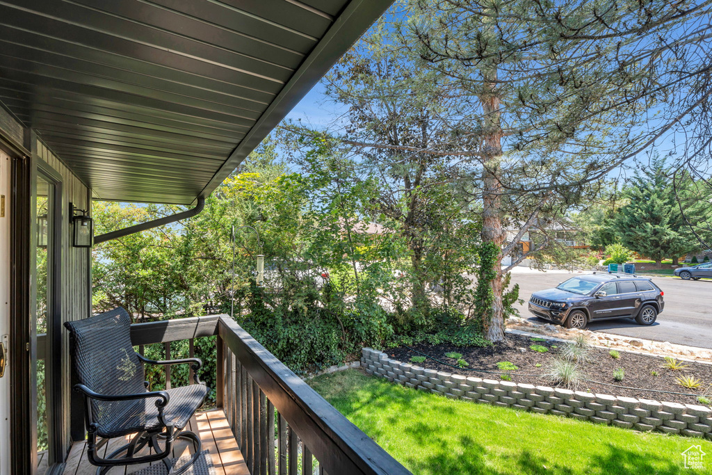 2325 E TREASURE MOUNTAIN CIR Sandy, UT 84093