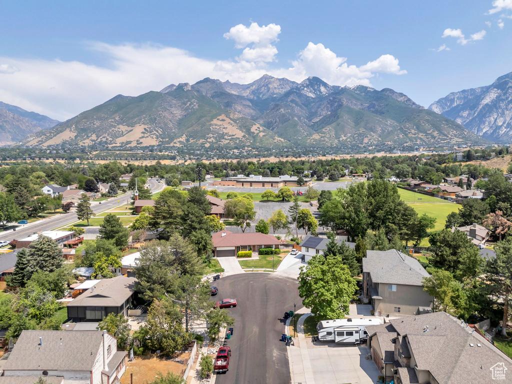 2325 E TREASURE MOUNTAIN CIR Sandy, UT 84093