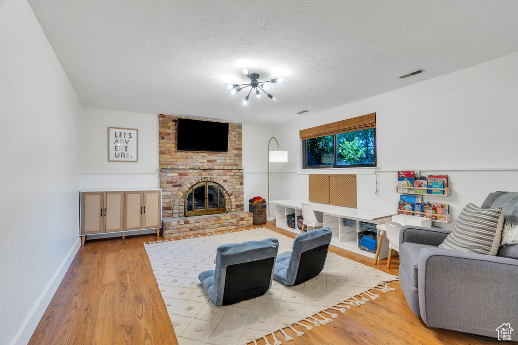2325 E TREASURE MOUNTAIN CIR Sandy, UT 84093