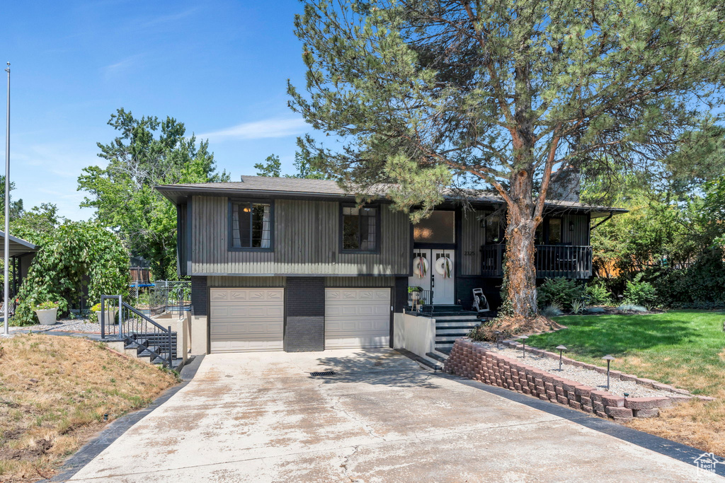 2325 E TREASURE MOUNTAIN CIR Sandy, UT 84093