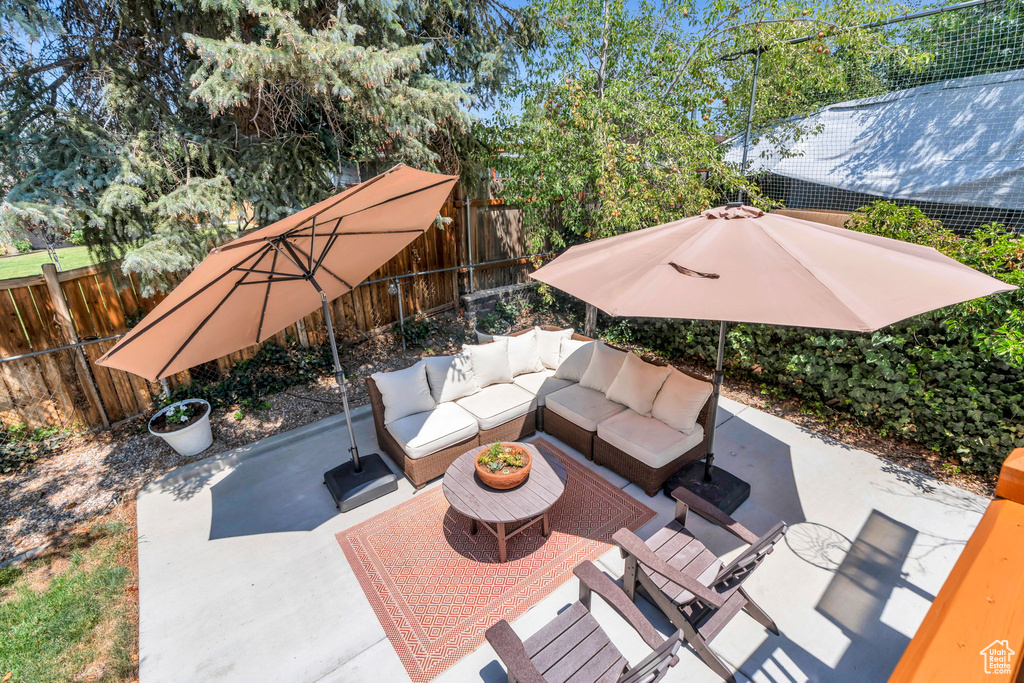 2325 E TREASURE MOUNTAIN CIR Sandy, UT 84093