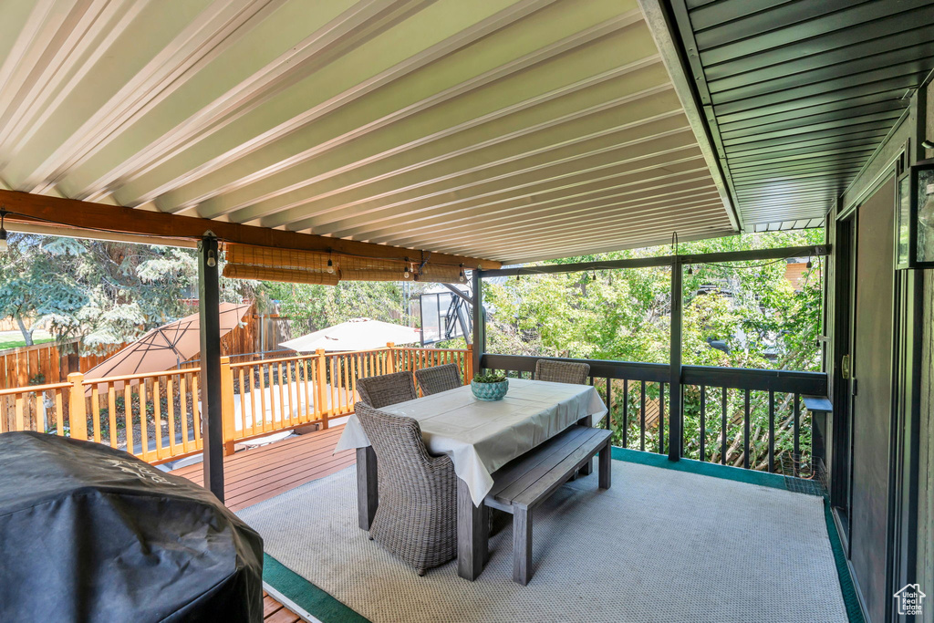 2325 E TREASURE MOUNTAIN CIR Sandy, UT 84093