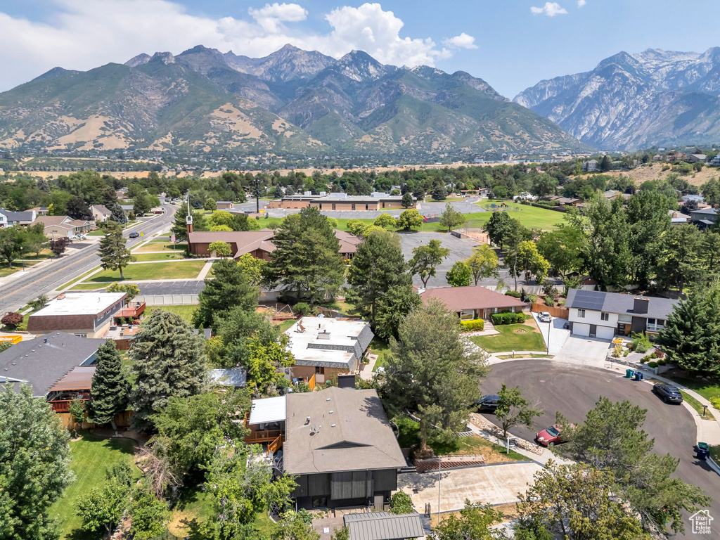 2325 E TREASURE MOUNTAIN CIR Sandy, UT 84093