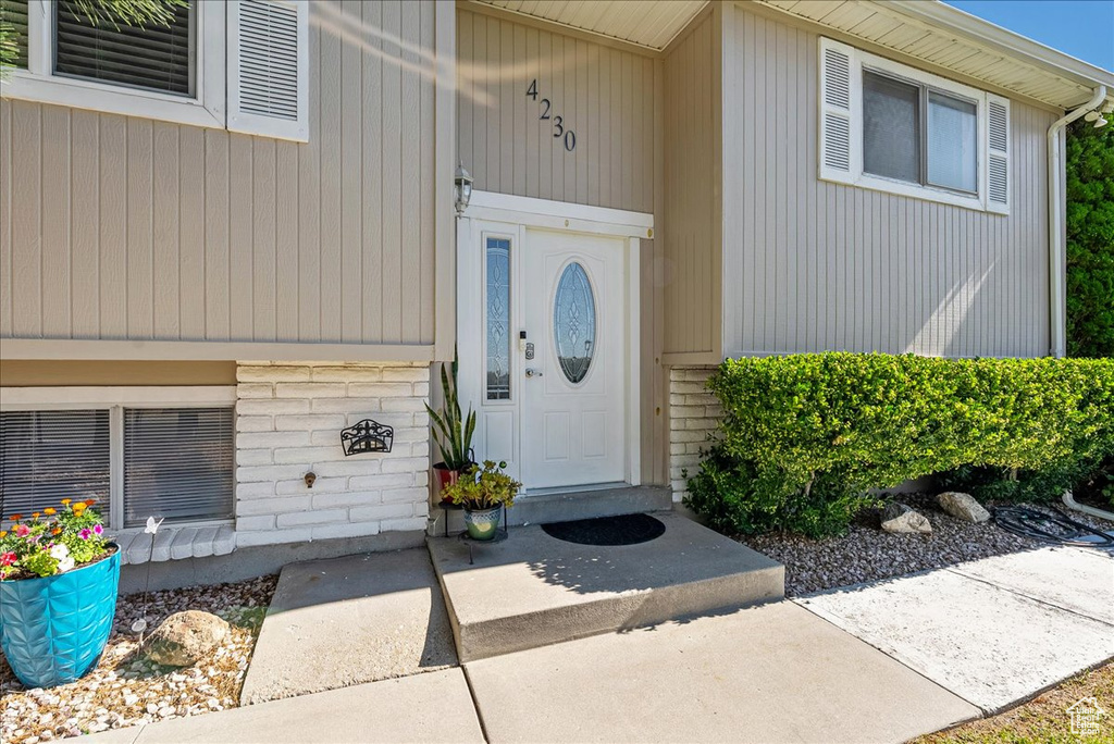 4230 W STRATUS ST Salt Lake City, UT 84118