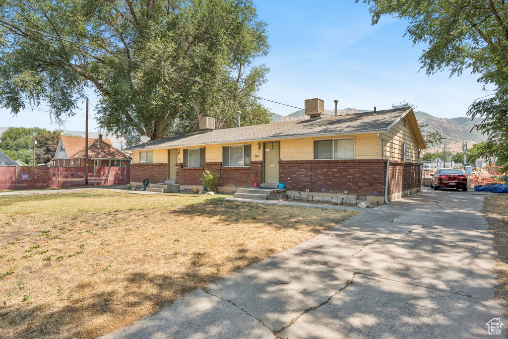 738 S GRANT AVE Ogden, UT 84404
