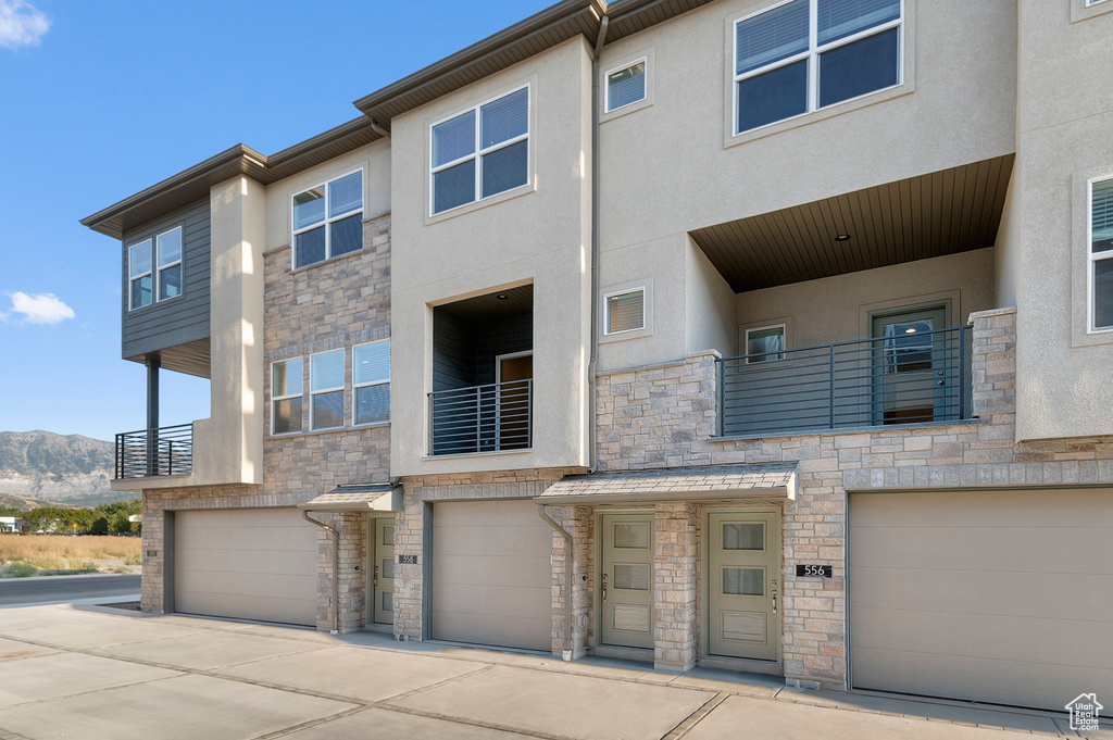 Photo 2 for MLS #2099591 at 558 N Buffalo Grass Ln