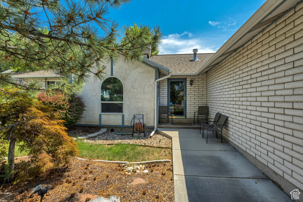 9123 S MEADOW CT Sandy, UT 84093