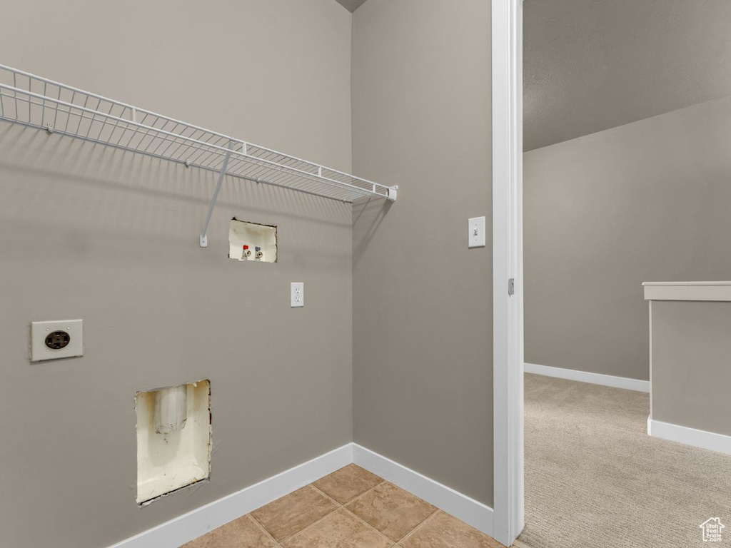 Laundry room with hookup for an electric dryer and washer hookup