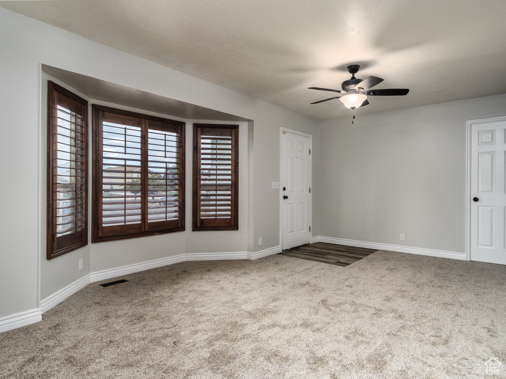 5480 W SUN RIDGE CT Kearns, UT 84118