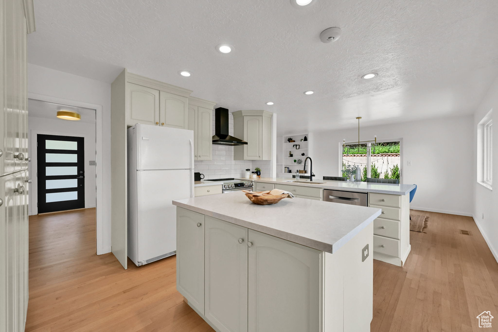 2062 E EMERSON AVE Salt Lake City, UT 84108