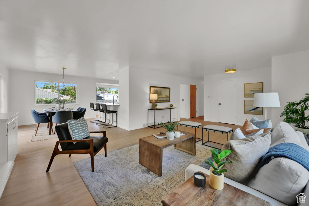 2062 E EMERSON AVE Salt Lake City, UT 84108