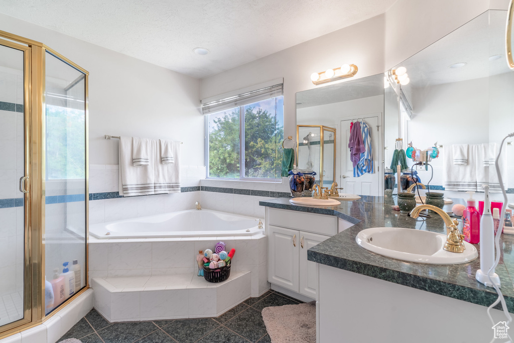2478 S BLUFFRIDGE DR Syracuse, UT 84075