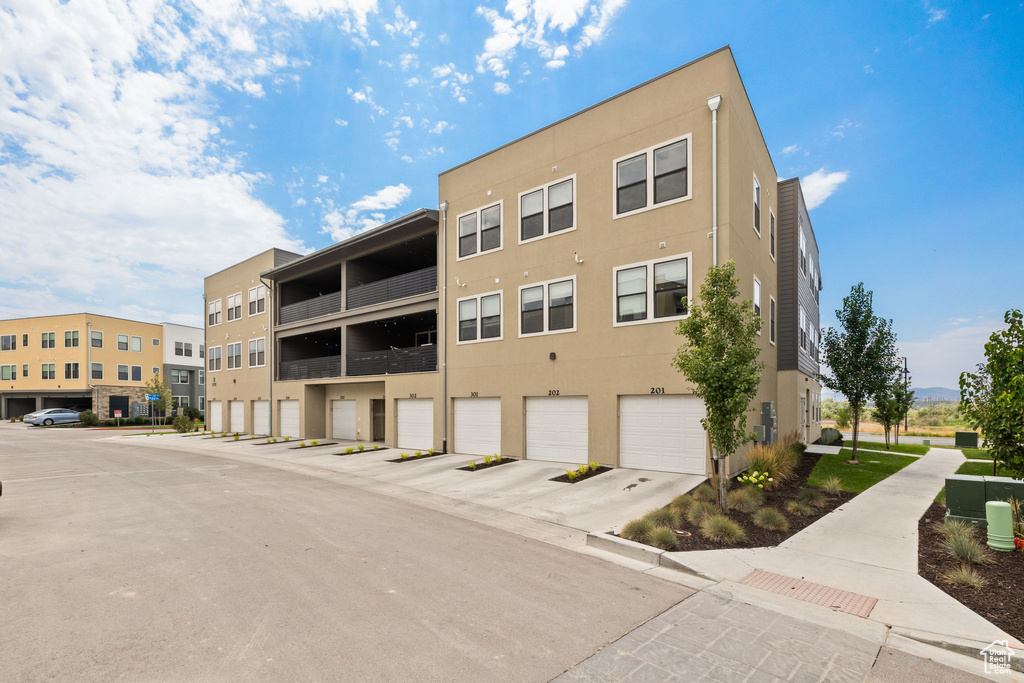 8392 S SKY MIRROR LN #101 Midvale, UT 84047
