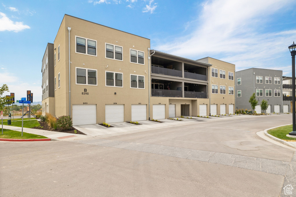 8392 S SKY MIRROR LN #101 Midvale, UT 84047