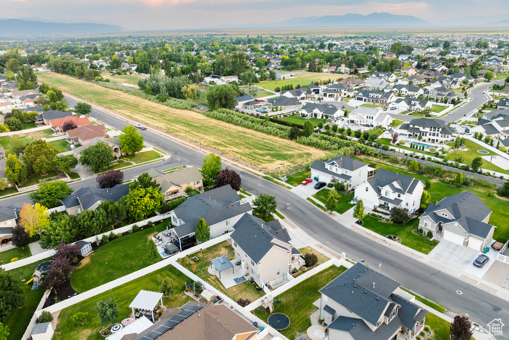 681 S VANCE DR Layton, UT 84041