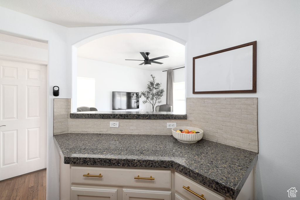 Photo 10 for MLS #2099765 at 157 E Flowerfield Dr
