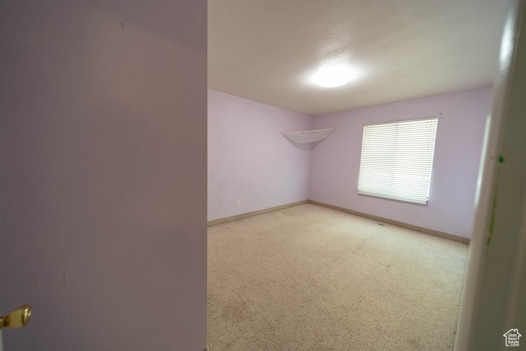 Photo 17 for MLS #2099788 at 703 N Windsor Cir