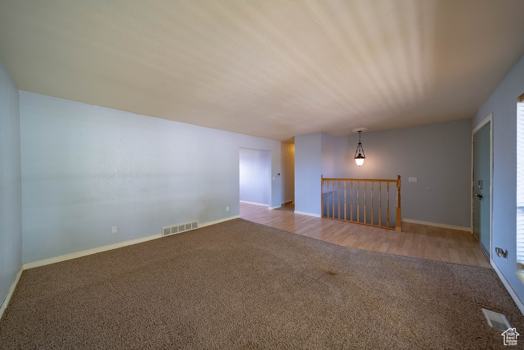 Photo 4 for MLS #2099788 at 703 N Windsor Cir