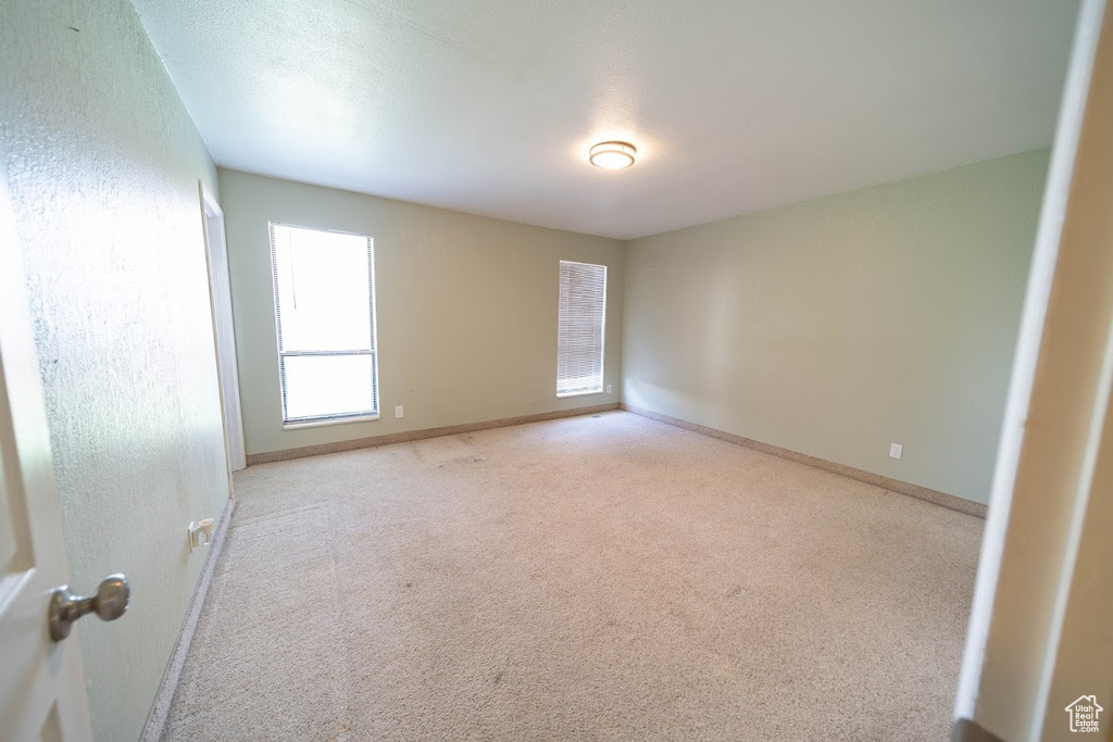 Photo 23 for MLS #2099788 at 703 N Windsor Cir