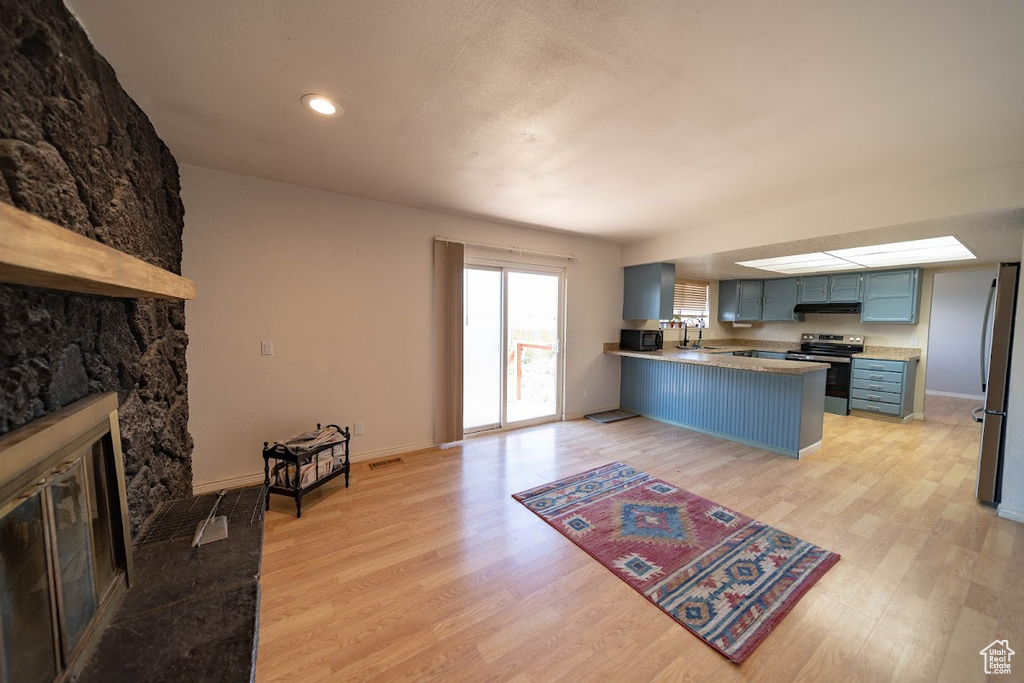 Photo 9 for MLS #2099788 at 703 N Windsor Cir