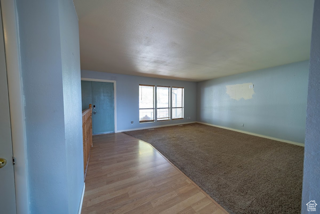 Photo 3 for MLS #2099788 at 703 N Windsor Cir