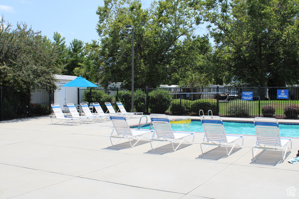 Photo 19 for MLS #2099880 at 1177 E La Contessa Dr