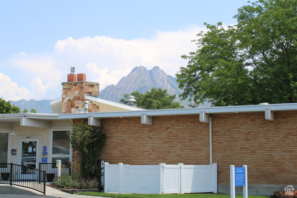 Photo 23 for MLS #2099880 at 1177 E La Contessa Dr