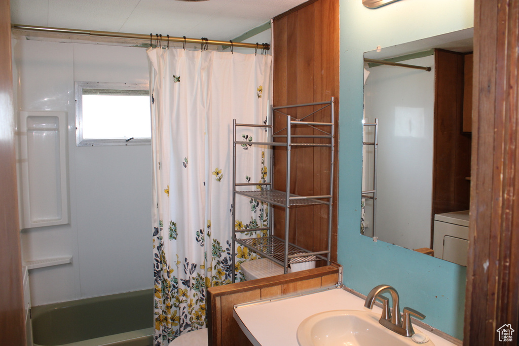 Photo 10 for MLS #2099880 at 1177 E La Contessa Dr