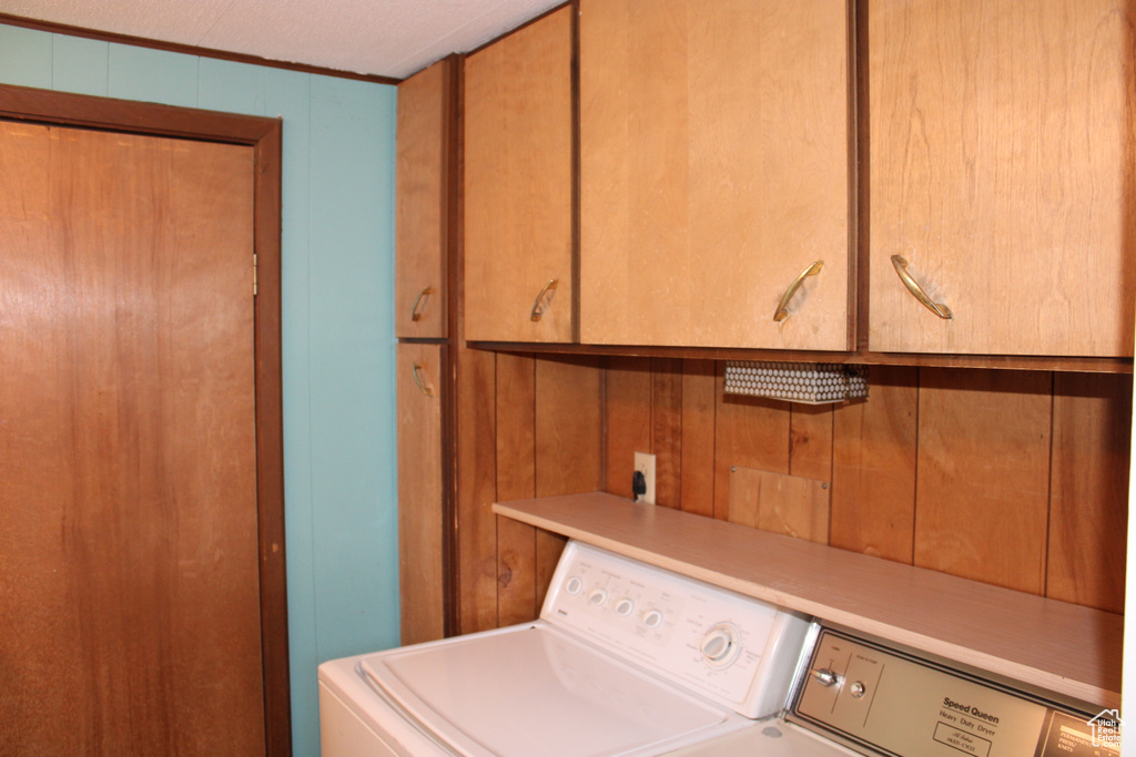 Photo 11 for MLS #2099880 at 1177 E La Contessa Dr