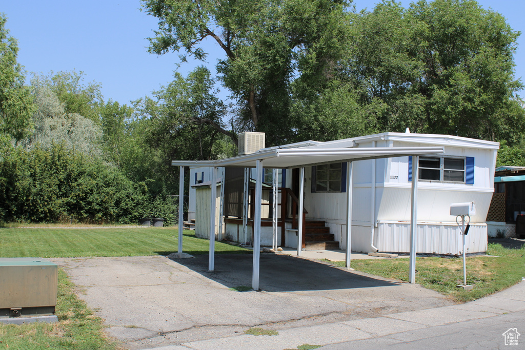 Photo 16 for MLS #2099880 at 1177 E La Contessa Dr