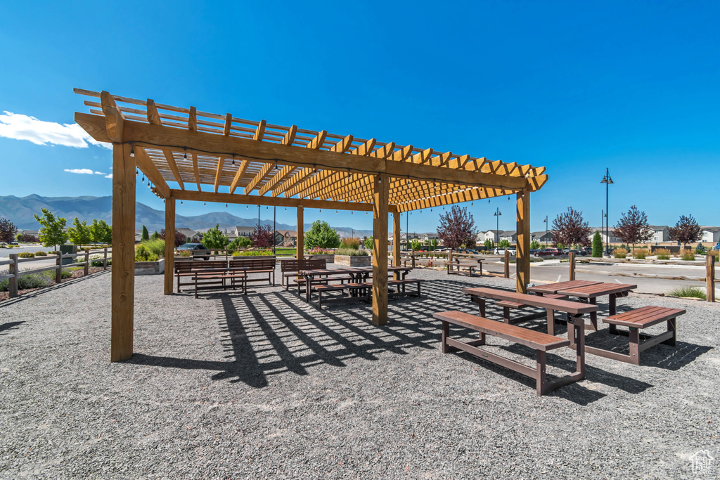 1561 E ERICKSON LN Eagle Mountain, UT 84005