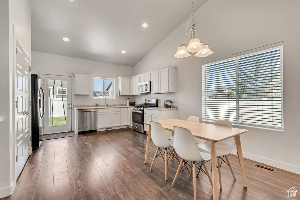 1561 E ERICKSON LN Eagle Mountain, UT 84005