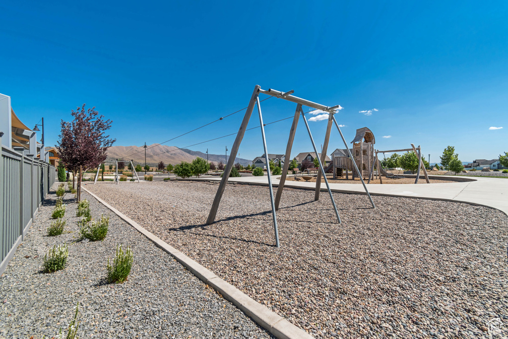 1561 E ERICKSON LN Eagle Mountain, UT 84005