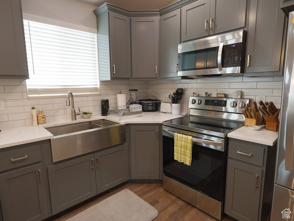 1984 N 2645 W Clinton, UT 84015
