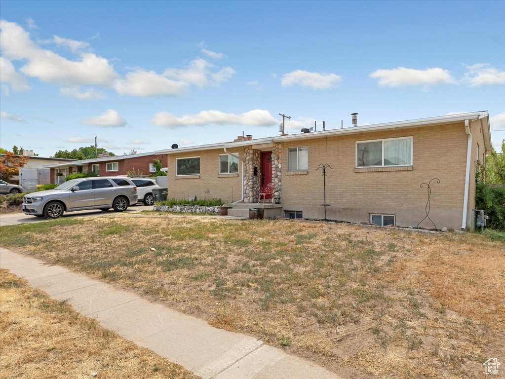 4278 S 3720 W West Valley City, UT 84120