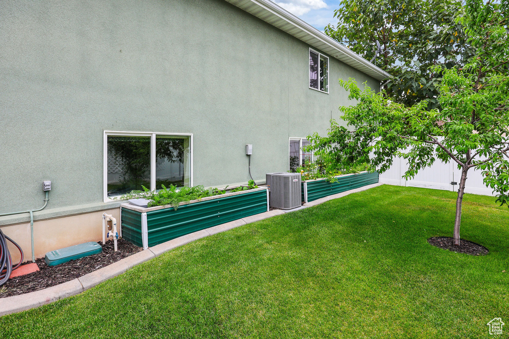 1932 S 2150 W Syracuse, UT 84075