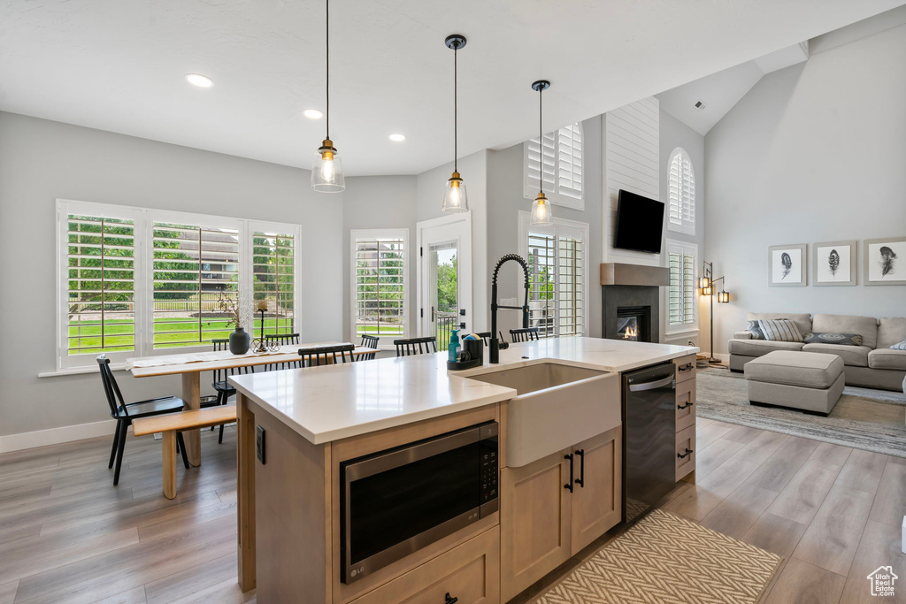 1759 S AMANDA LN Saratoga Springs, UT 84045