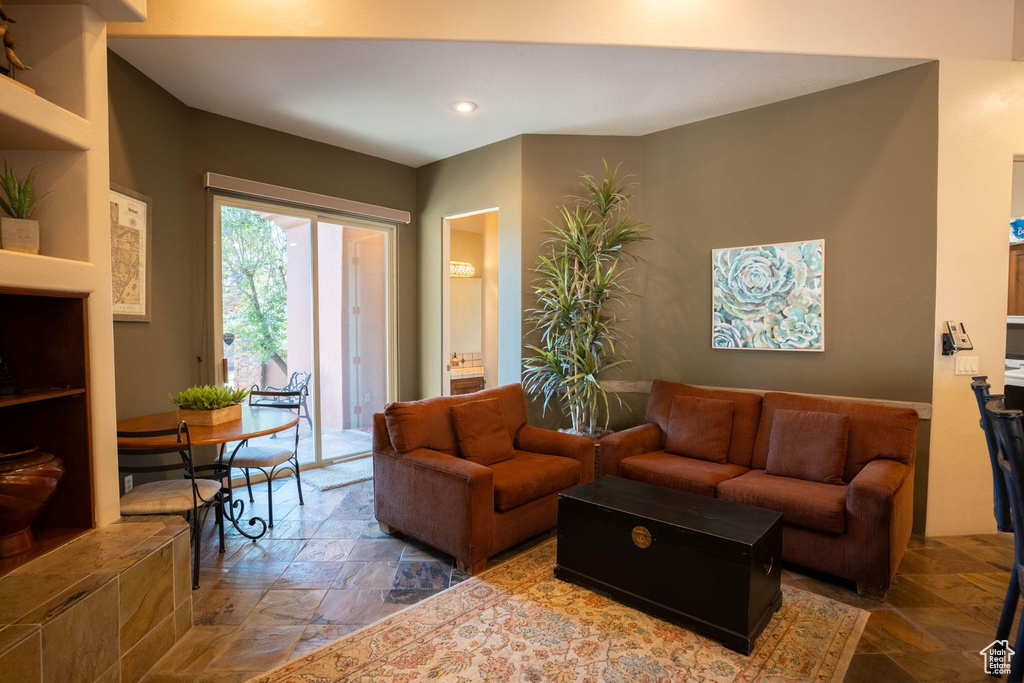 Photo 11 for MLS #2100023 at 584 S Dixie Dr #26