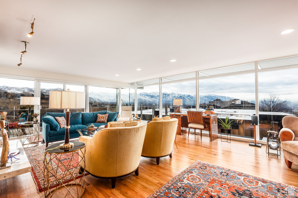 724 EASTCAPITOL BLVD Salt Lake City, UT 84103