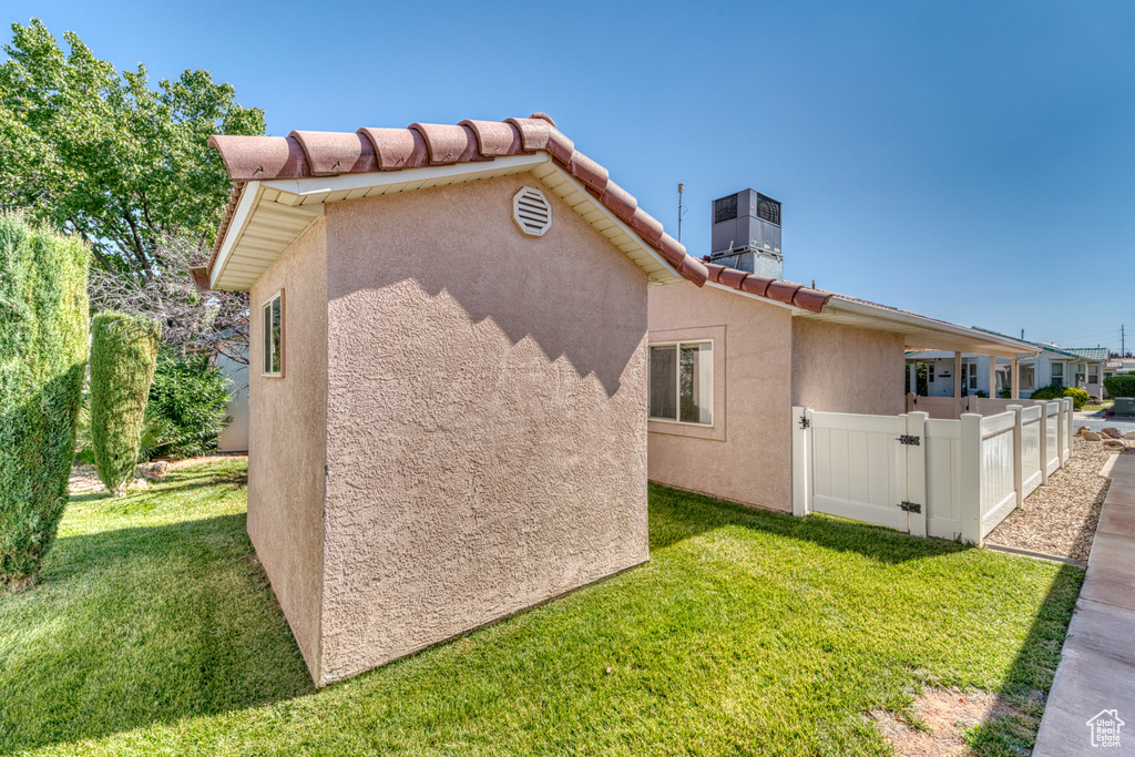 Photo 23 for MLS #2100057 at 2990 E Riverside Dr