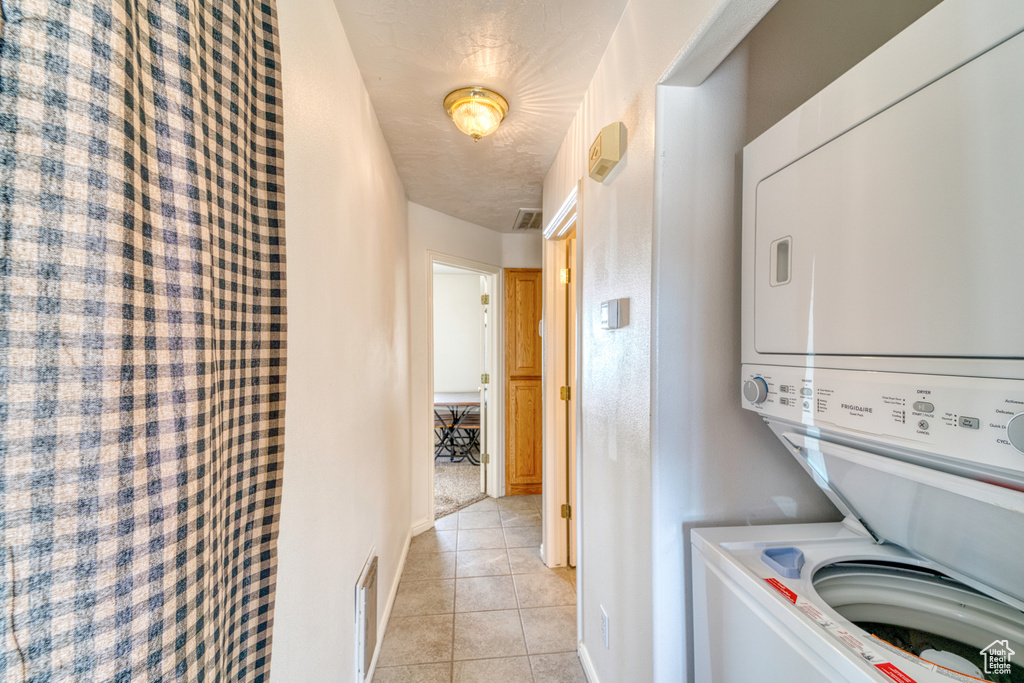 Photo 12 for MLS #2100057 at 2990 E Riverside Dr